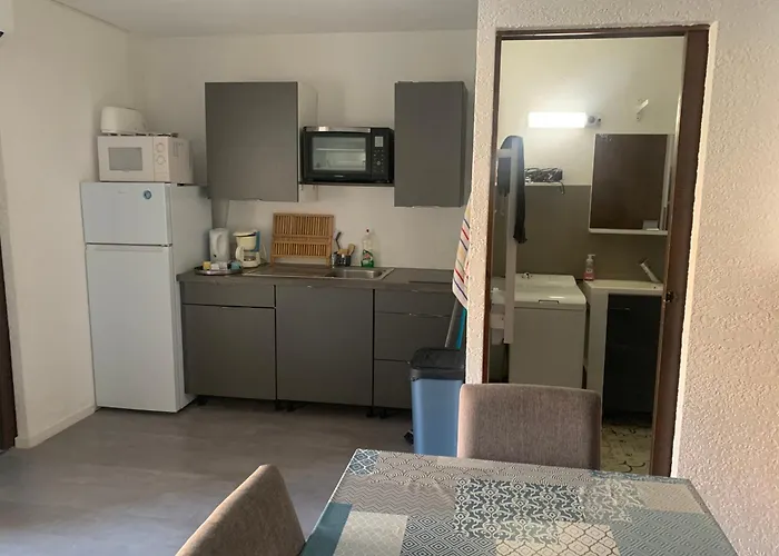 Refait Neuf ,4 Pers, Terrasse, Parking Prive, Climatisation, Wifi, Television